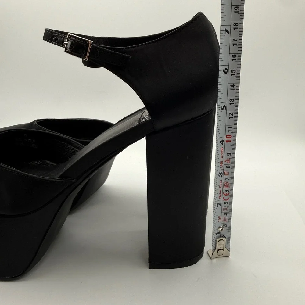 Jeffrey Campbell step out